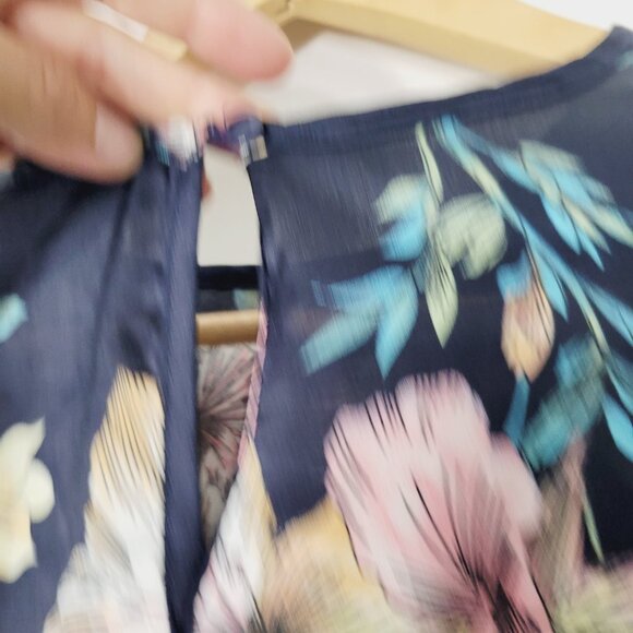 Another Story Women Satiny Look Pink Floral Bell  Sleeve Cropped Blouse Size XS - Picture 5 of 10